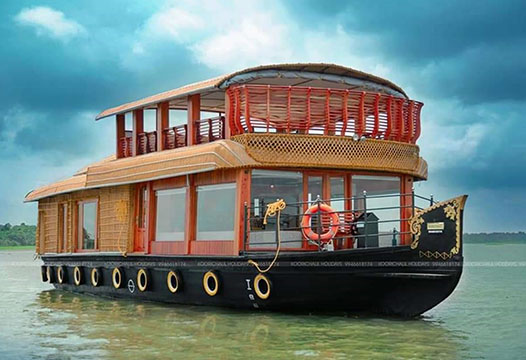 3 BED STANDARD HOUSEBOAT