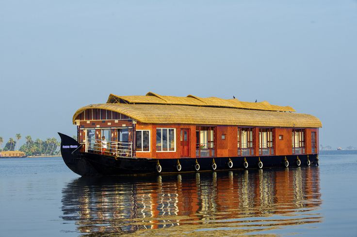 Luxury Houseboat in Alappuzha