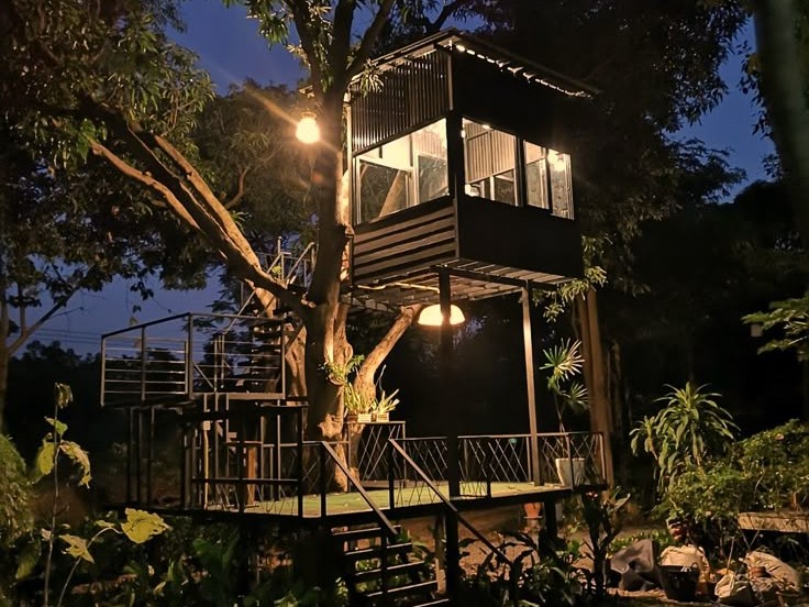 TREE HOUSE